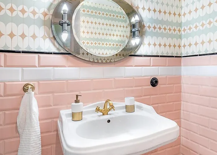 Vintage Seaview Apartment